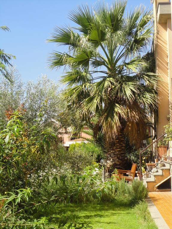 Girasolereale Bed And Breakfast Rome Exterior photo